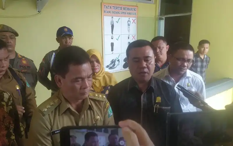 Ketua DPRK Simeulue Perihatin Atas Pengalihan Pembayaran Upah Tenaga Honorer Provinsi