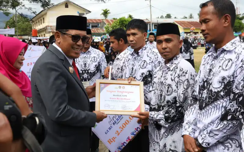 Pimpin Peringatan Hari Guru, Kadisdik Aceh: Guru adalah Jantung Pendidik