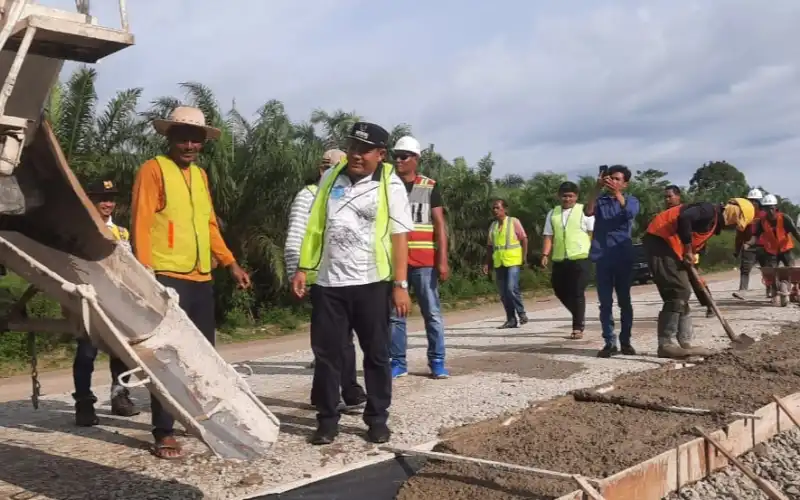Jokowi Bangun Ruas Jalan 30 di Abdya Aceh, Pj Bupati Darmansah: Terima Kasih Bapak Presiden