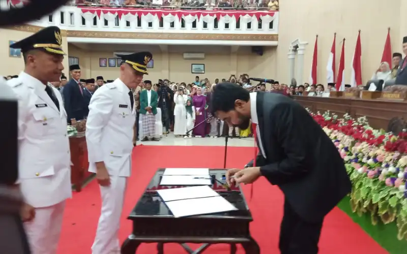 Safarudin-Zaman Akli Dilantik Jadi Bupati dan Wakil Bupati Abdya