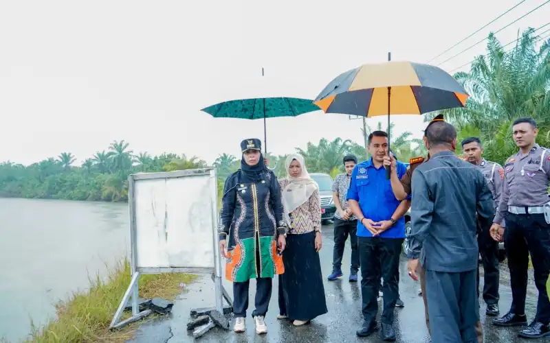 Pj Bupati Nagan Raya Pantau Lokasi Erosi Krueng Tripa