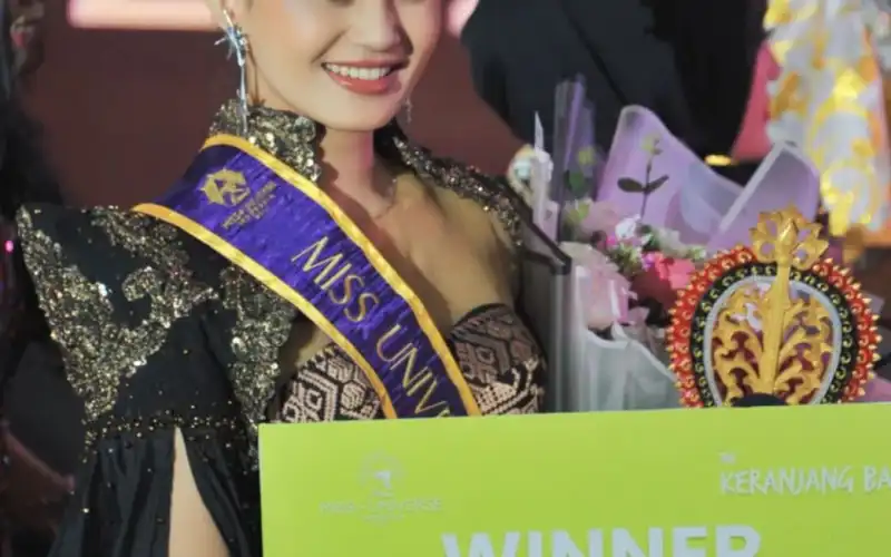 Mahasiswi FISIP Unud Dinobatkan&nbsp; Miss Universe Indonesia Bali