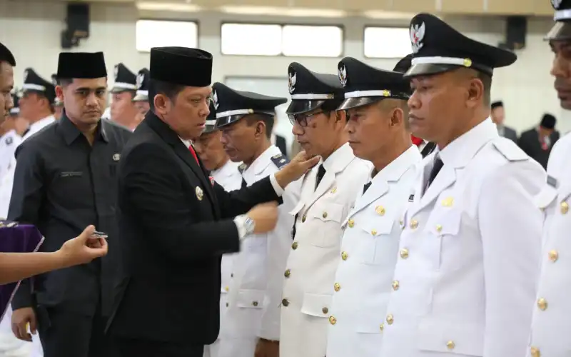 Pj Bupati Tangerang Lantik 17 Kepala Desa