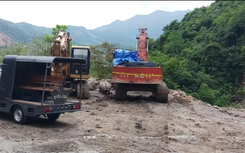 Seorang Operator Excavator Di Aceh Besar Kebarkan Meninggal Usai Tertimpa Batu Gunung