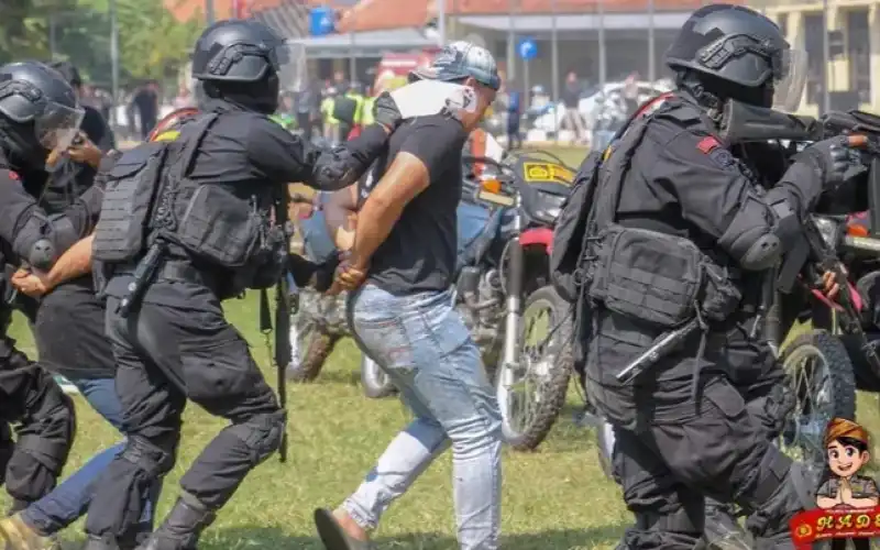 Antisipasi Rusuh Jelang Pilkada Serentak 2024, Polres Purwakarta Lakukan Simulasi Penanganan Konflik&nbsp;