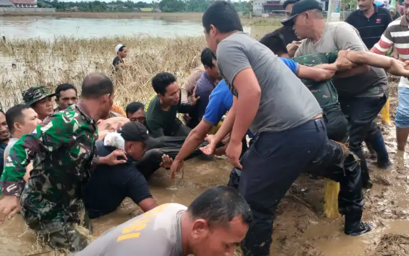 Polres Pidie Jaya dan Tim Gabungan Temukan Santri yang Hanyut di Jangka Buya