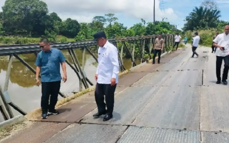 Anggota Komisi VI DPRA Minta Pemerintah Aceh Segera Perbaiki Jalan dan Jembatan Lalla di Simeulue