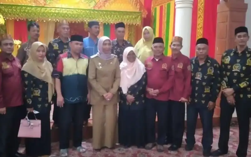 Forum Tuha Peut Nagan Raya "Peusijuk" Fitriany Farhas