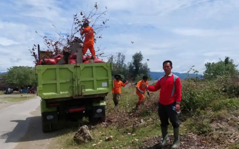 Peringati Hari Lingkungan Hidup, Pj Bupati Pimpin Langsung Kegiatan Bersih-bersih Sampah Di Abdya